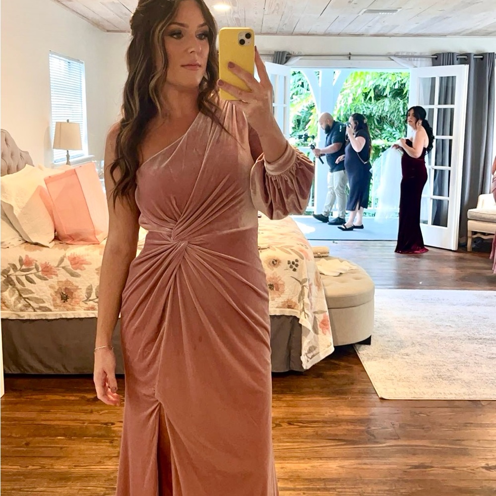 Elegant Pink One-Shoulder Dress